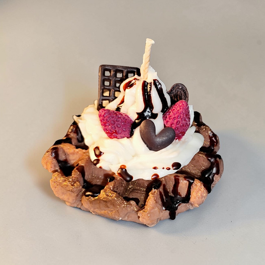 Soy wax candle waffle with cream, strawberries & chocolate | Dessert candle | 120 g