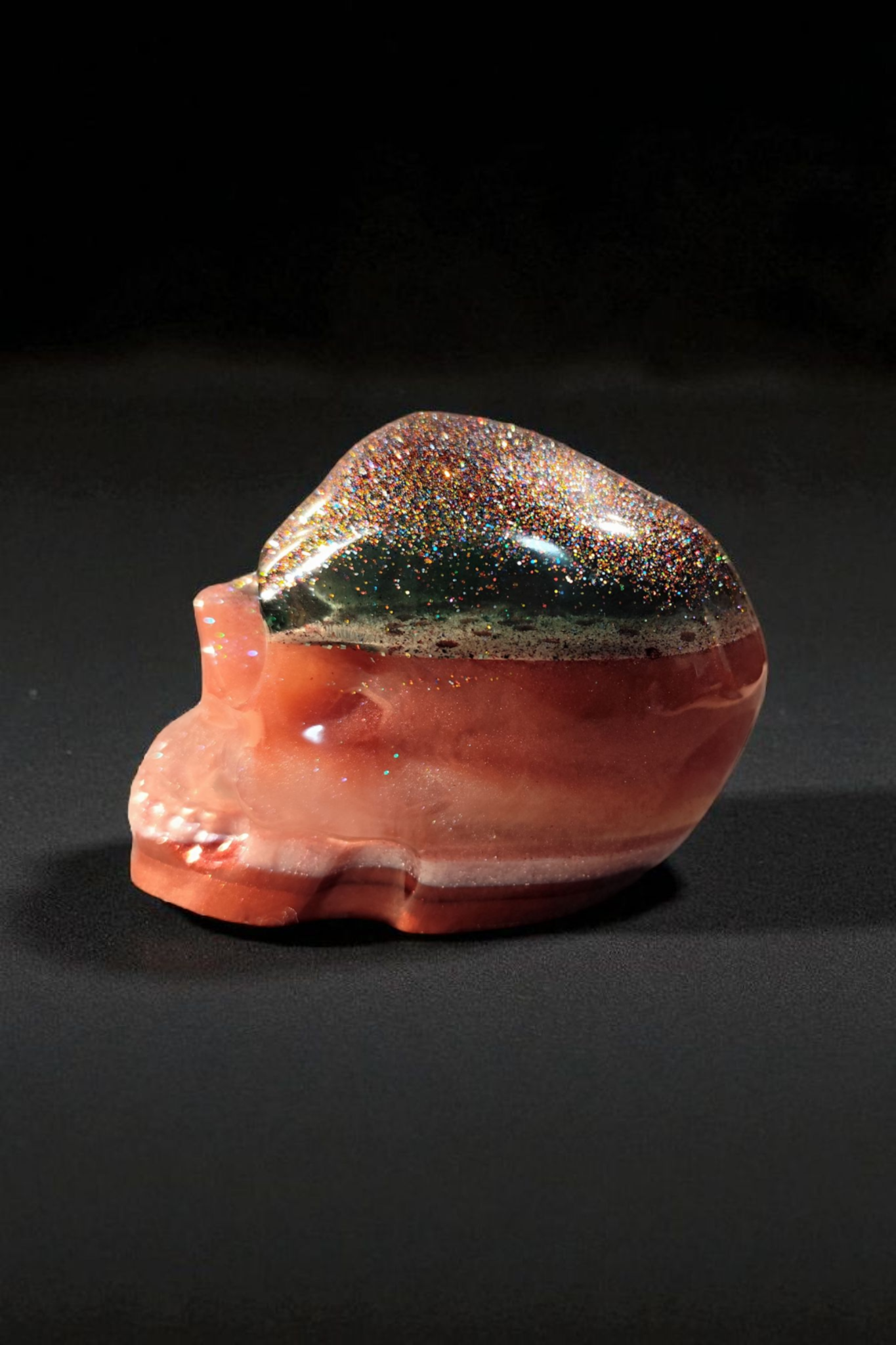 Skull decoration figure – epoxy resin with pigments &amp; glitter – 10 cm – unique piece &amp; custom color possible