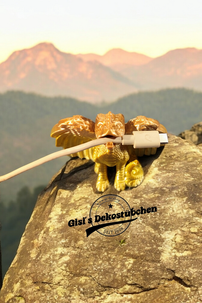 USB cable holder dragon