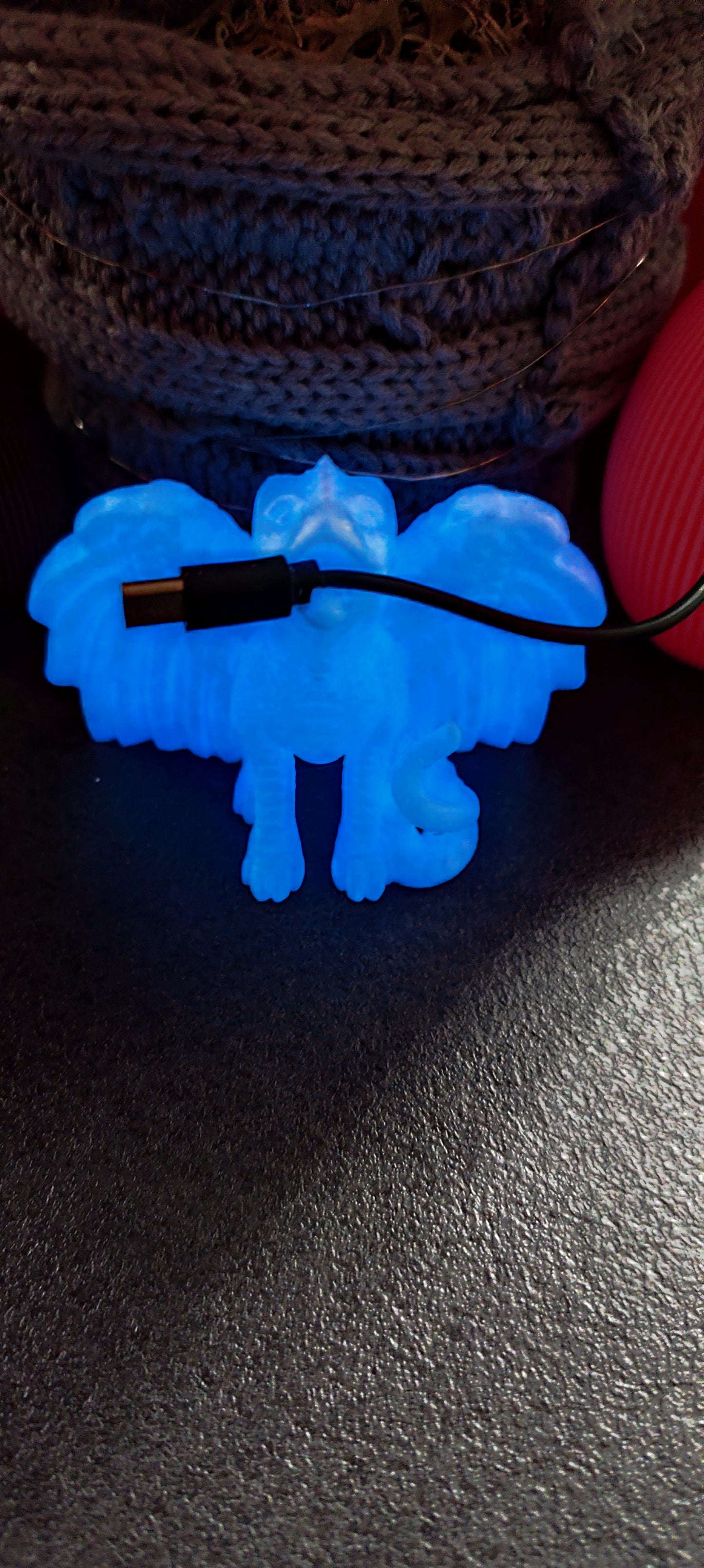 USB Cable Holder Dragon - 3D Print - PLA - Desk Decor - Color of your choice
