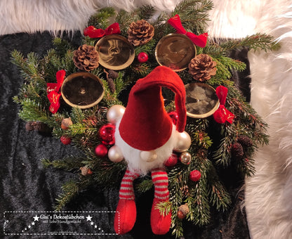 Gnome Advent wreath freshly tied 