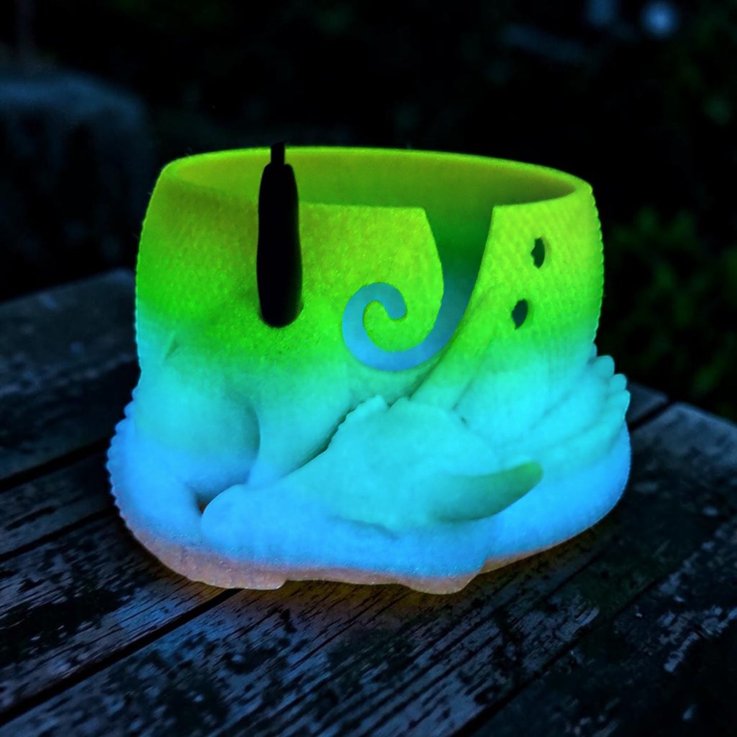 Wollhalter Drache 3D Druck – Wollschale mit Halter für Häkelnadel & Schere