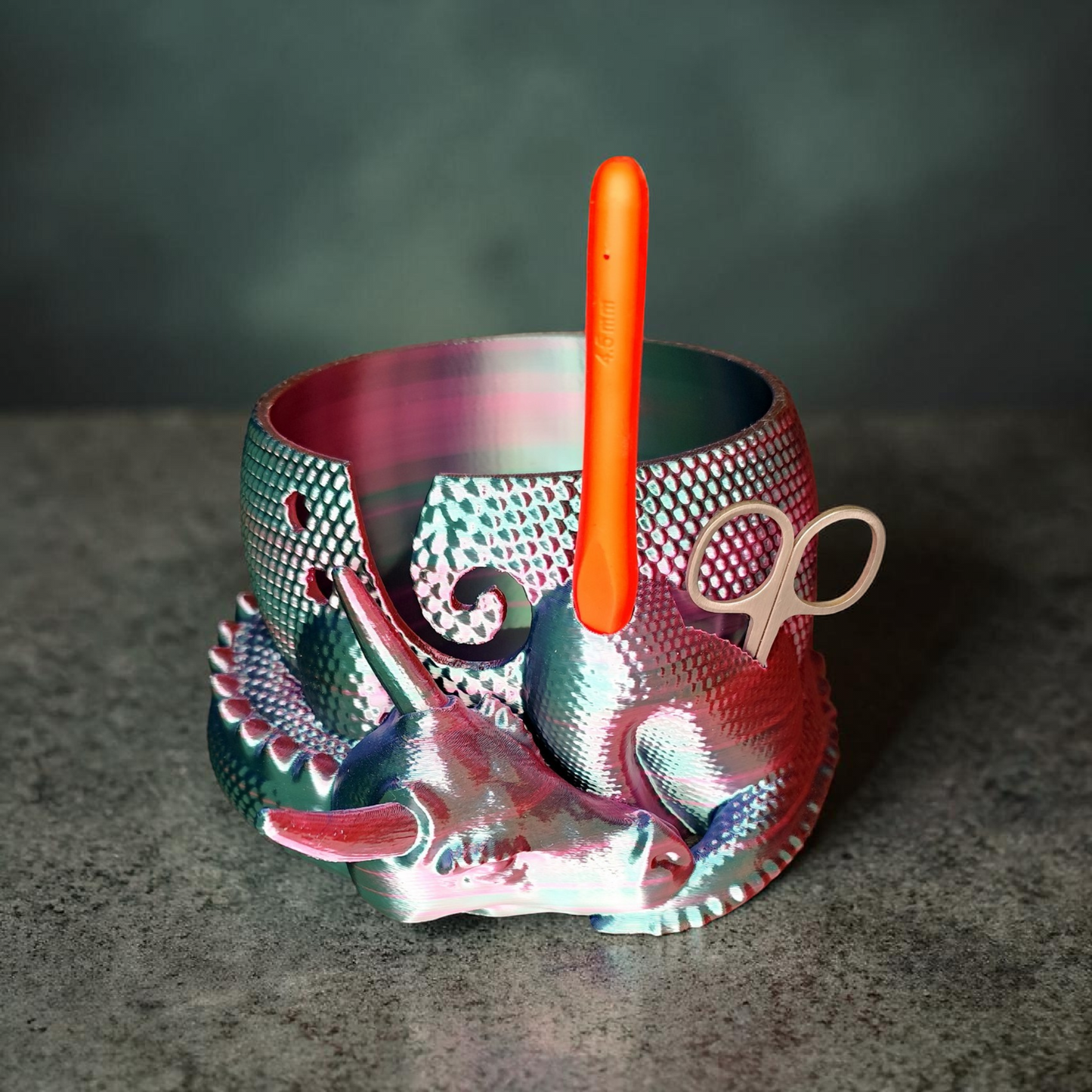 Wollhalter Drache 3D Druck – Wollschale mit Halter für Häkelnadel & Schere
