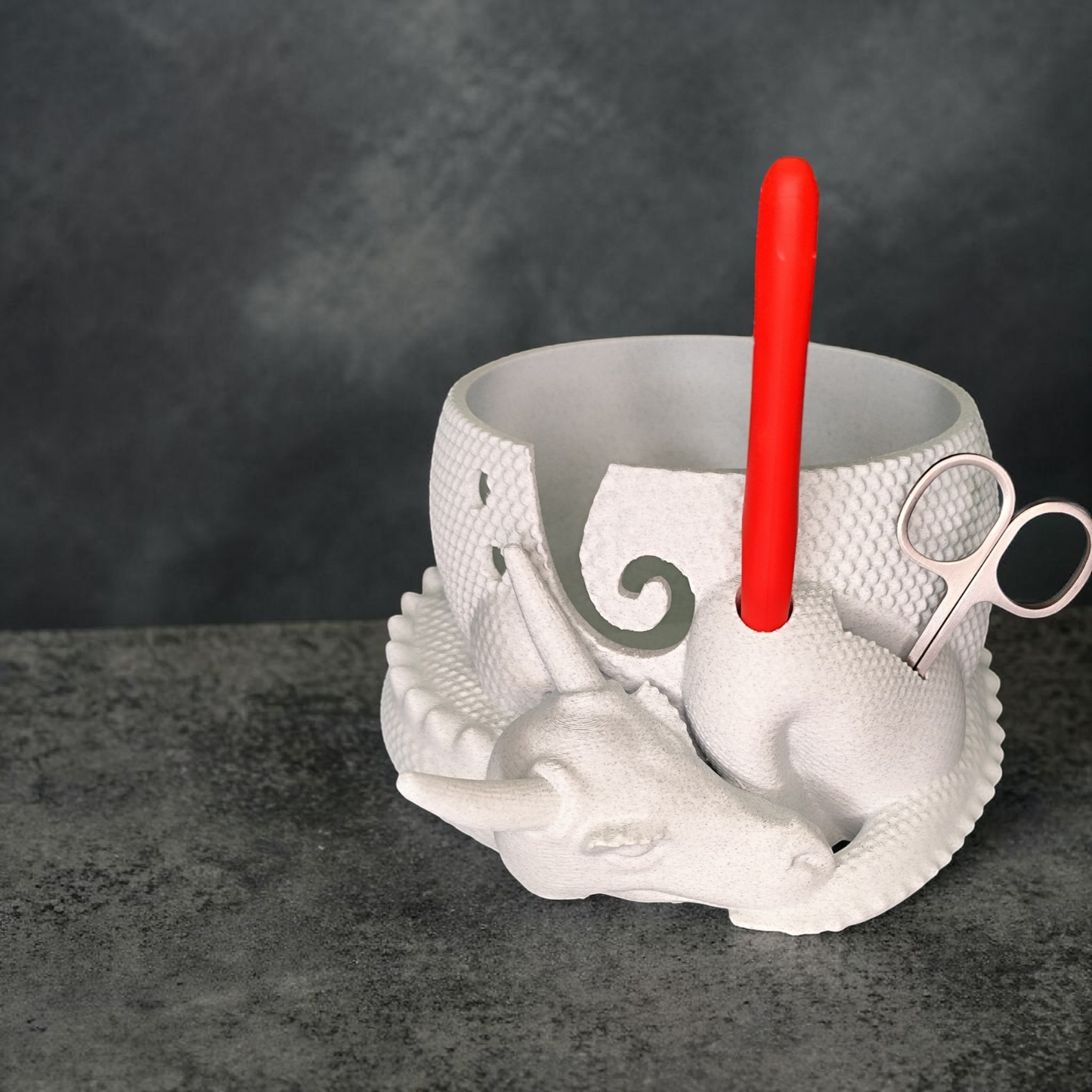 Wollhalter Drache 3D Druck – Wollschale mit Halter für Häkelnadel & Schere