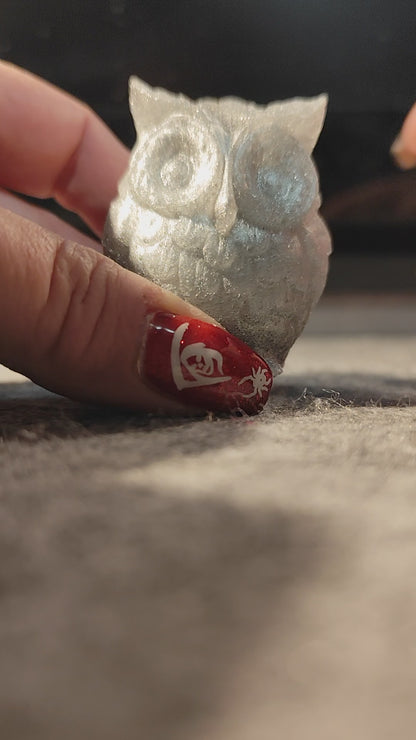 Owl figurine made of synthetic resin 